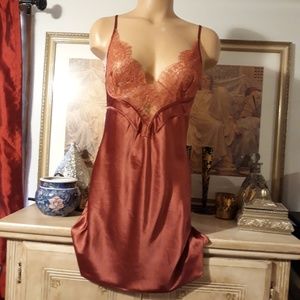 Victorias Secret Gorgeous Nighty EUC